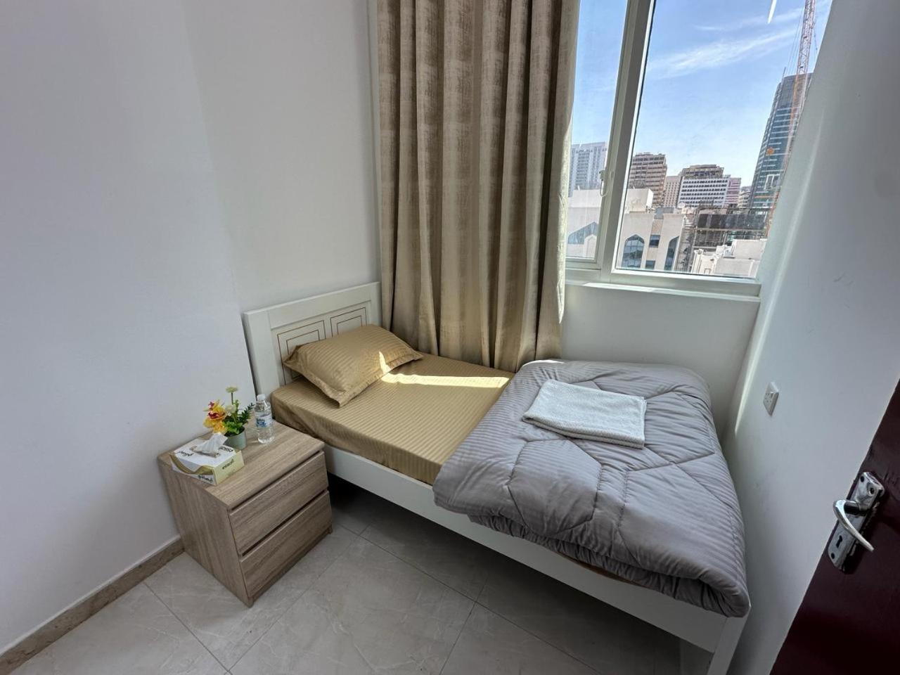 Corniche Street - Stunning Room Abu Dhabi Bagian luar foto