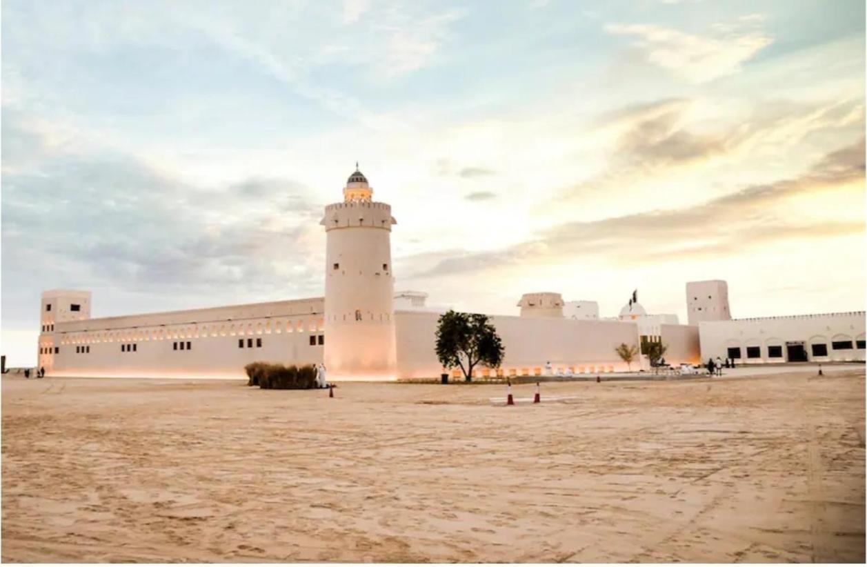 Corniche Street - Stunning Room Abu Dhabi Bagian luar foto